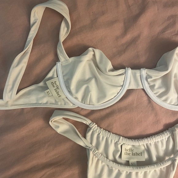 Belle the Label Oracle top + Bare bottom set - Picture 5 of 6